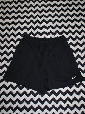 Nike Essential Women's Dri-FIT Mesh Basketball Shorts---Size: Medium